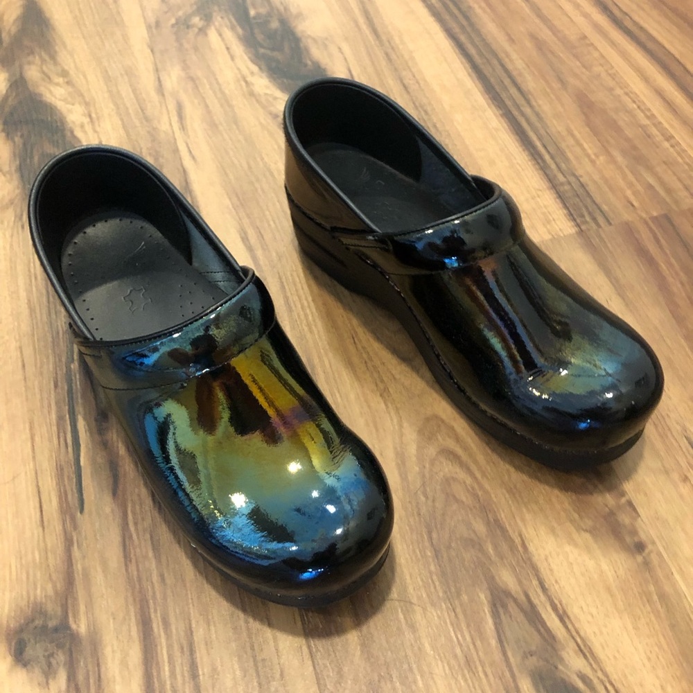 Dansko clogs size 39 petrol patent
